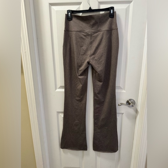 Vuori flare pants size medium - Picture 11 of 12